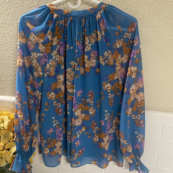 Entro Floral Blouse. Oversized see measure.Great used condition see description - Picture 6 of 7